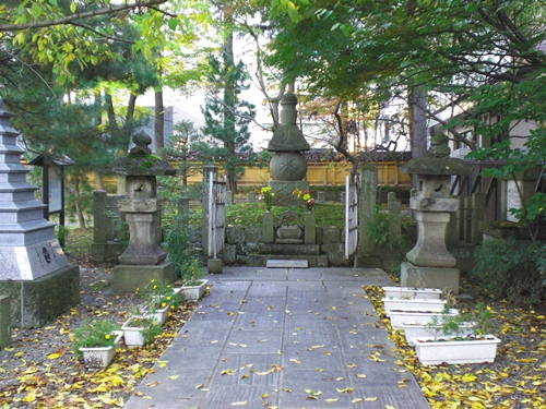 The Tomb of Gamo Ujisato